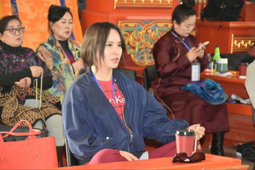 Жүжигчин А.Гэрэлцэцэг гэгээрчээ